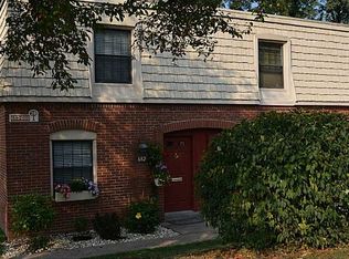 682 Carriage Cir, Pittsburgh, PA 15205