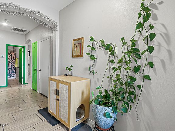 3rd image of 1009 Savoia Pl