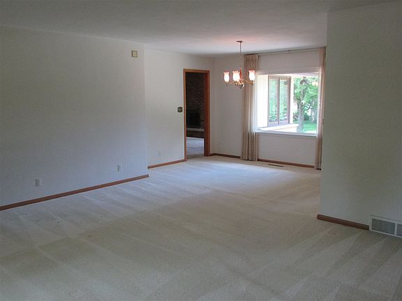 3rd image of 2008 Greenfield Ln