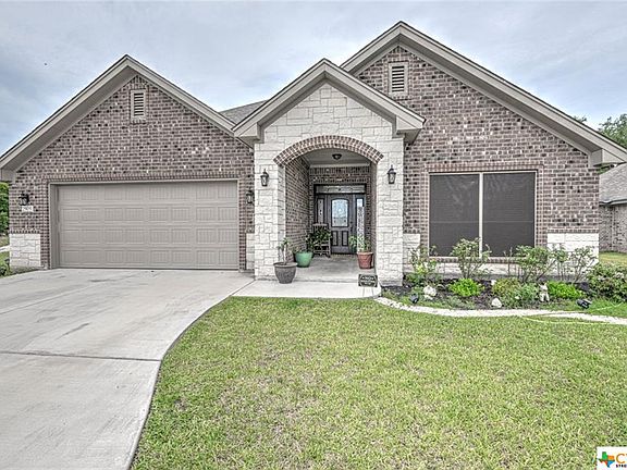 2nd image of 2905 Crystal Ann Dr