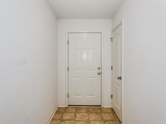 5th image of 181 Creekview Dr