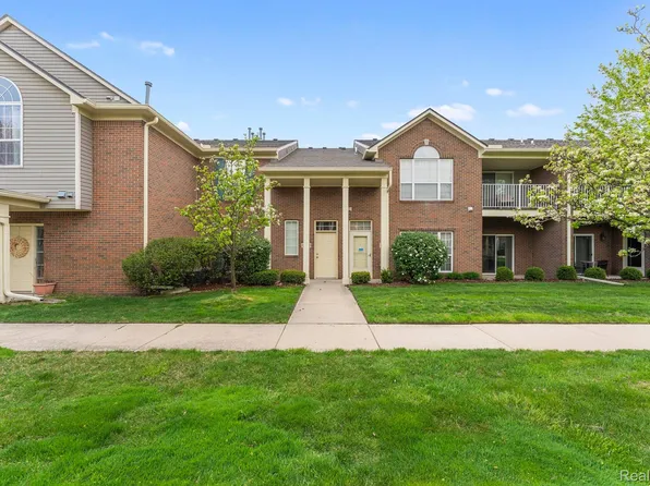 541 Mulberry St, Wyandotte, MI 48192