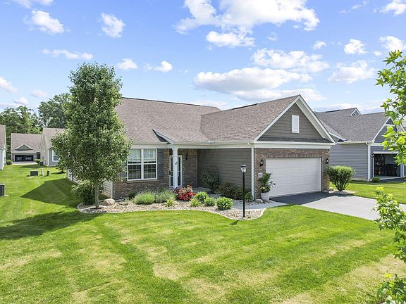 3rd image of 865 Zeller Cir
