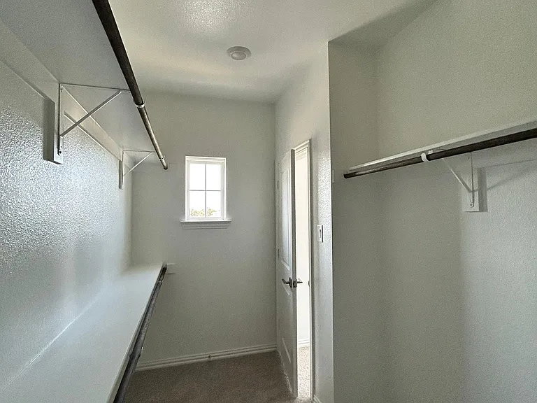 4704 Craymore Rd — Photo 4