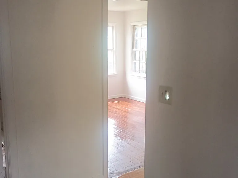 183 Higgins St #1 — Photo 7