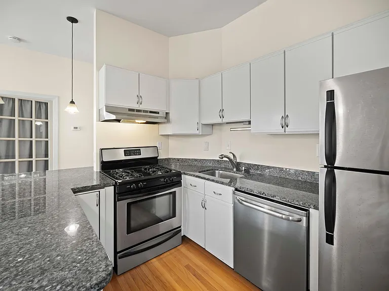 38 Pleasant St #6 — Photo 6