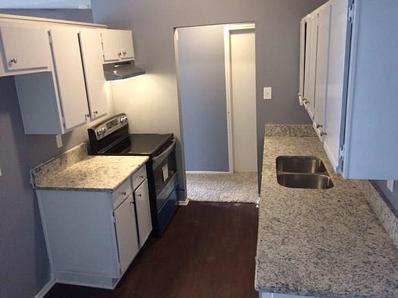 3rd image of 9925 Cedar Mountain Cir