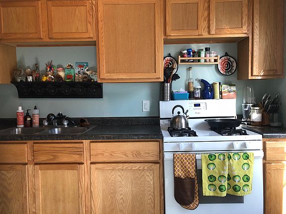 5th image of 874 Ashland Ave #2