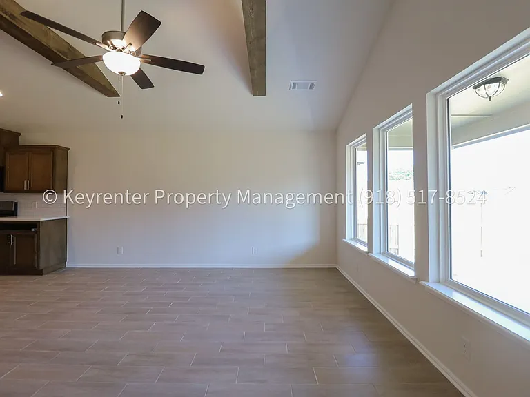 4500 W Winston St — Photo 21