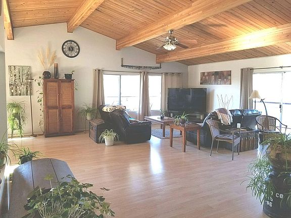 3rd image of 115 Linda Ln