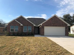 445 Lakeview Dr, Wallis, TX 77485
