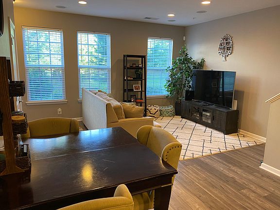 3rd image of 14814 Mason Creek Cir