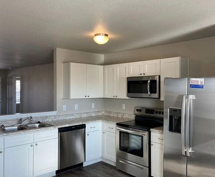 3961 Saddlecrest Dr — Photo 6