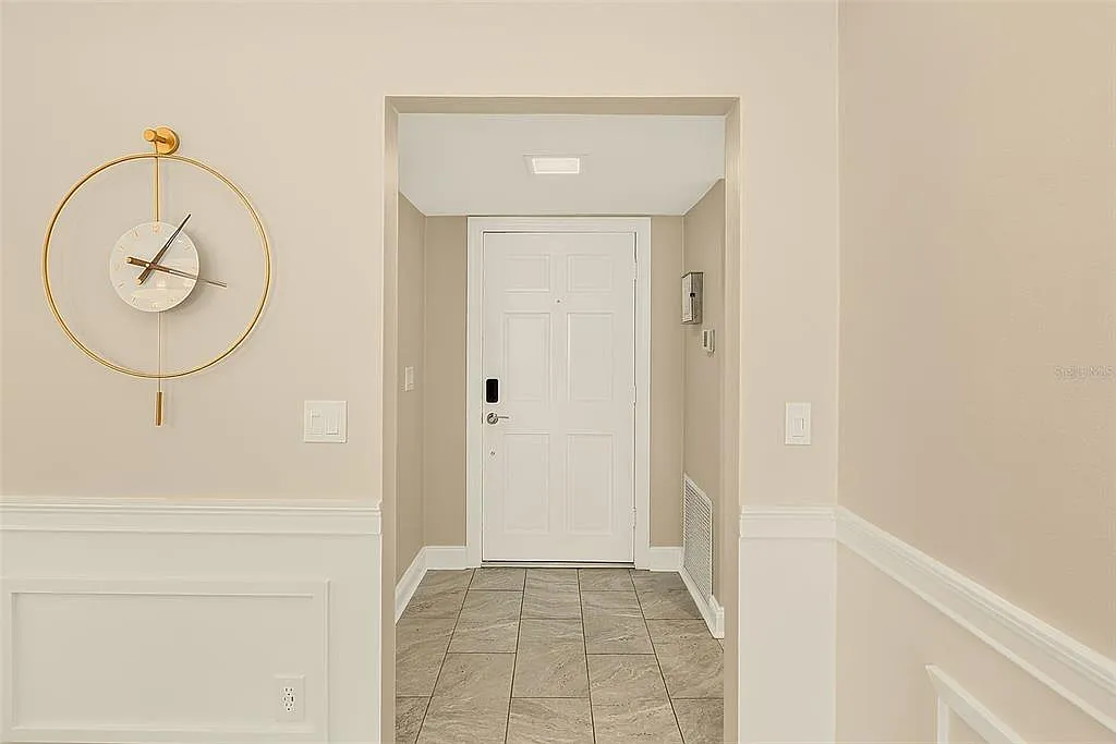 2 bed, 2.0 bath, 1133 sqft, $2,100 — Photo 3