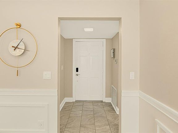 3rd image of 147 Bluff View Dr APT 304