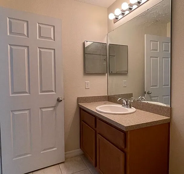 9484 Strongbark Ln — Photo 31