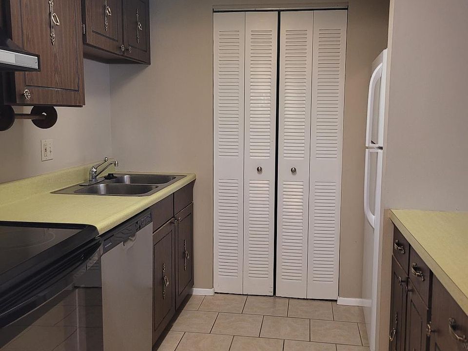 Plenty of kitchen cabinets