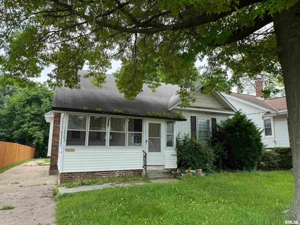 1210 W Macqueen Ave, Peoria, IL 61604