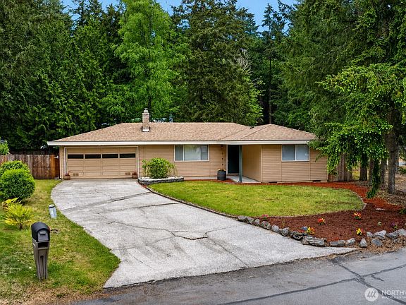 2nd image of 9401 Columbine Circle W