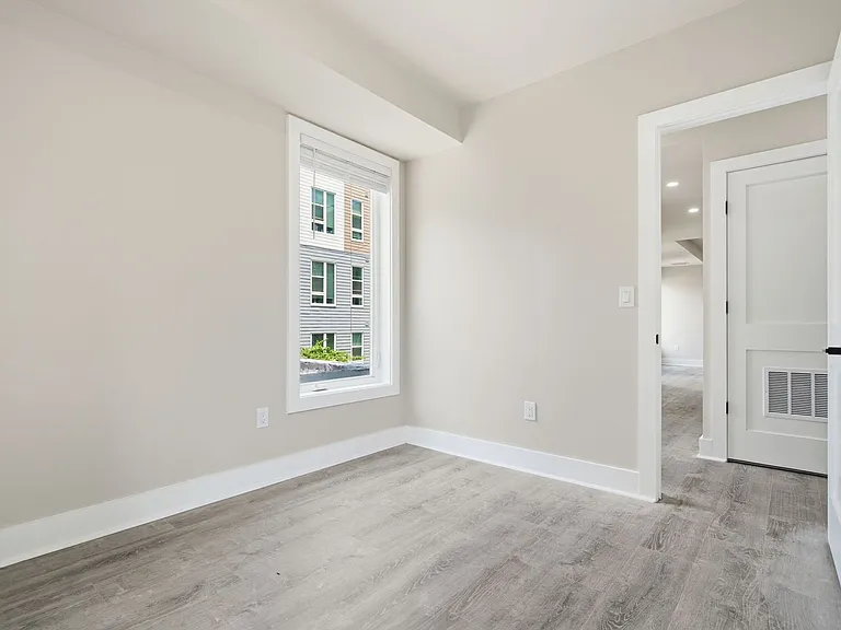 727 16th St NE — Photo 53