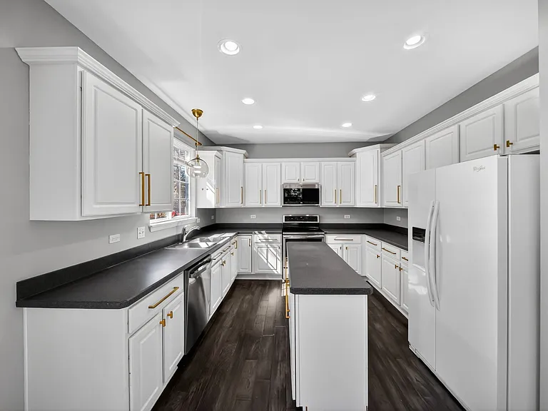 2321 Hudson Cir #2321 — Photo 5