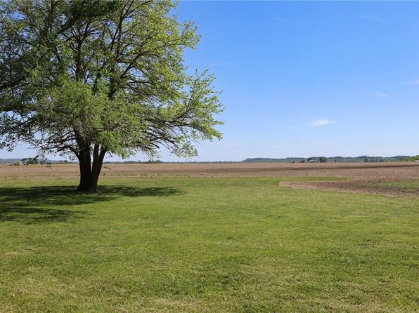 7164 State Route T Hwy, Amazonia, MO 64421