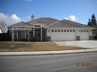 8802 Rockhampton Dr, Bakersfield, CA 93313