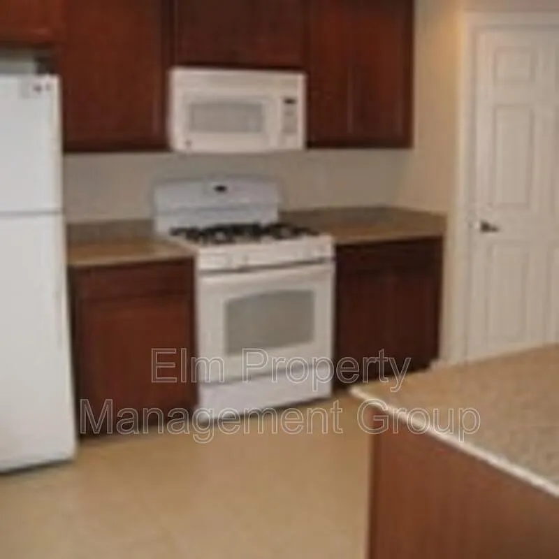 3 bed, 2.0 bath, 1404 sqft, $1,706 — Photo 3