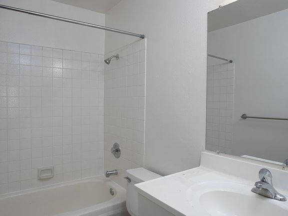 5th image of 4346 Kansas St APT 1