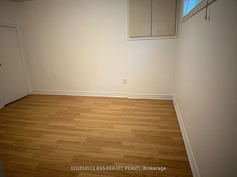20 Murchison Cres — Photo 7