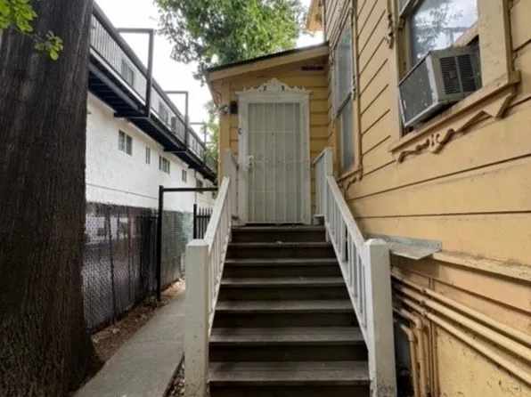 1810 P St APT B, Sacramento, CA 95811