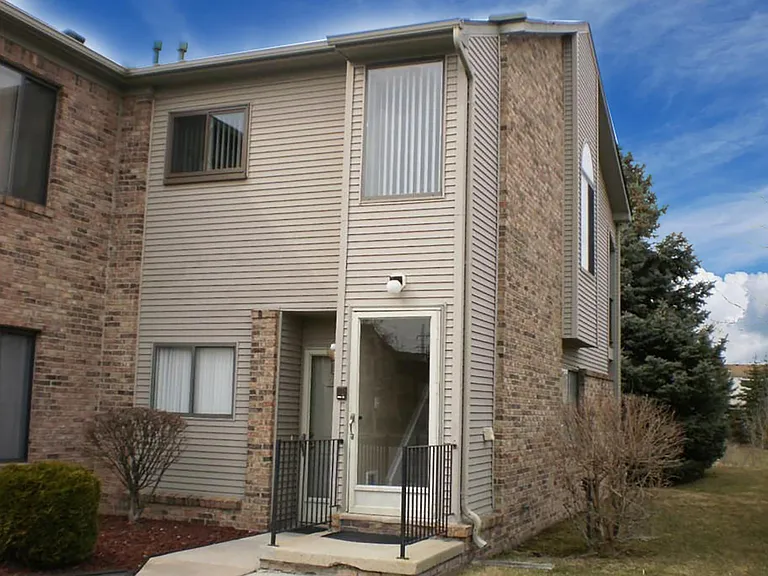 42810 Lilley Pointe Dr — Photo 1