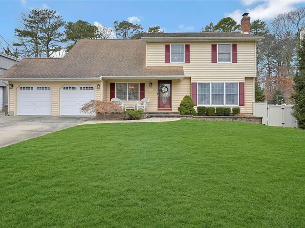 762 Durham Road, Sayville, NY 11782