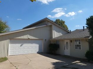420 E 2nd St, Duke, OK 73532
