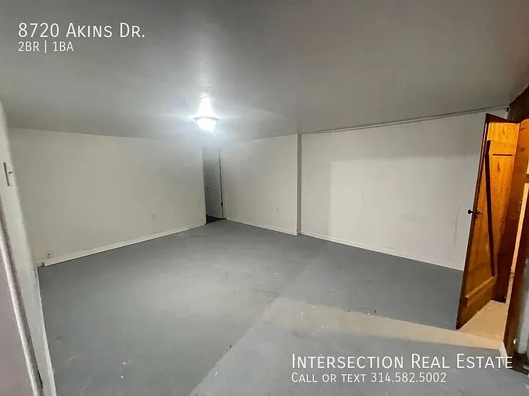 8720 Akins Dr — Photo 11