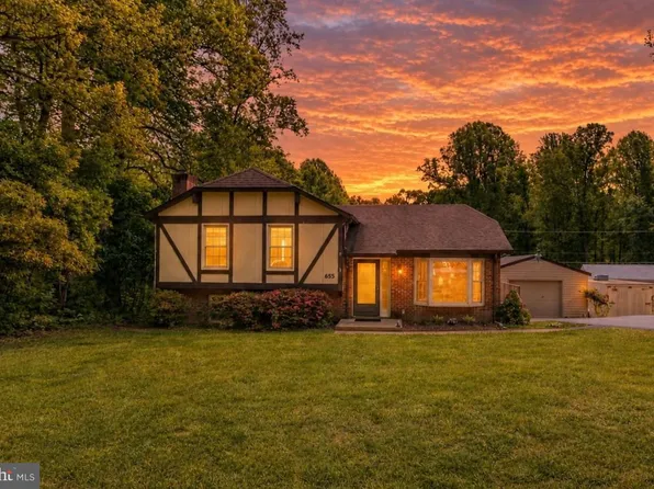 655 Holly Corner Rd, Fredericksburg, VA 22406