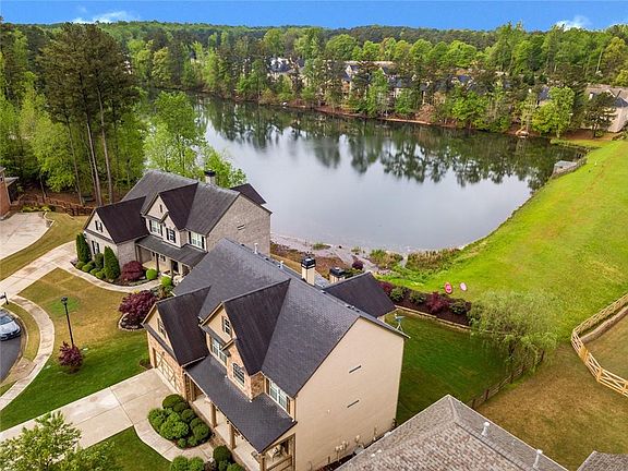 5th image of 304 Lakestone Lndg