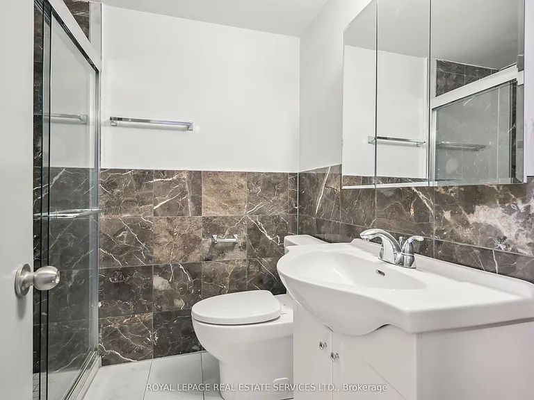 18 33rd St #5 — Photo 17