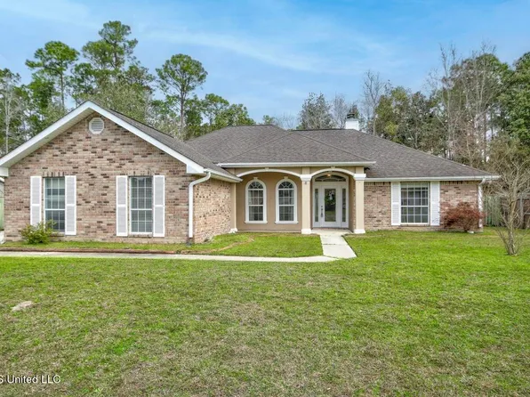 73638 Diamondhead Dr N, Diamondhead, MS 39525