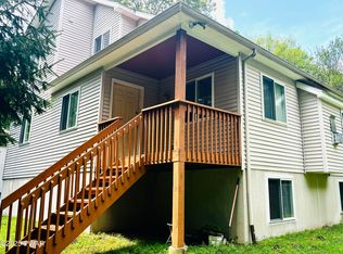 129 Skyview Rd, Dingmans Ferry, PA 18328