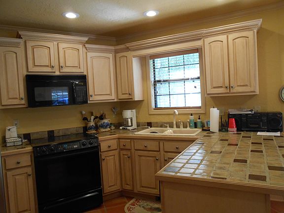 3rd image of 330 Rivercreek Ln