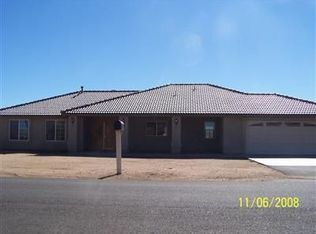 22465 Miramot Rd, Apple Valley, CA 92308