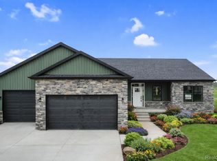 8451 Woodridge Dr, Davison, MI 48423