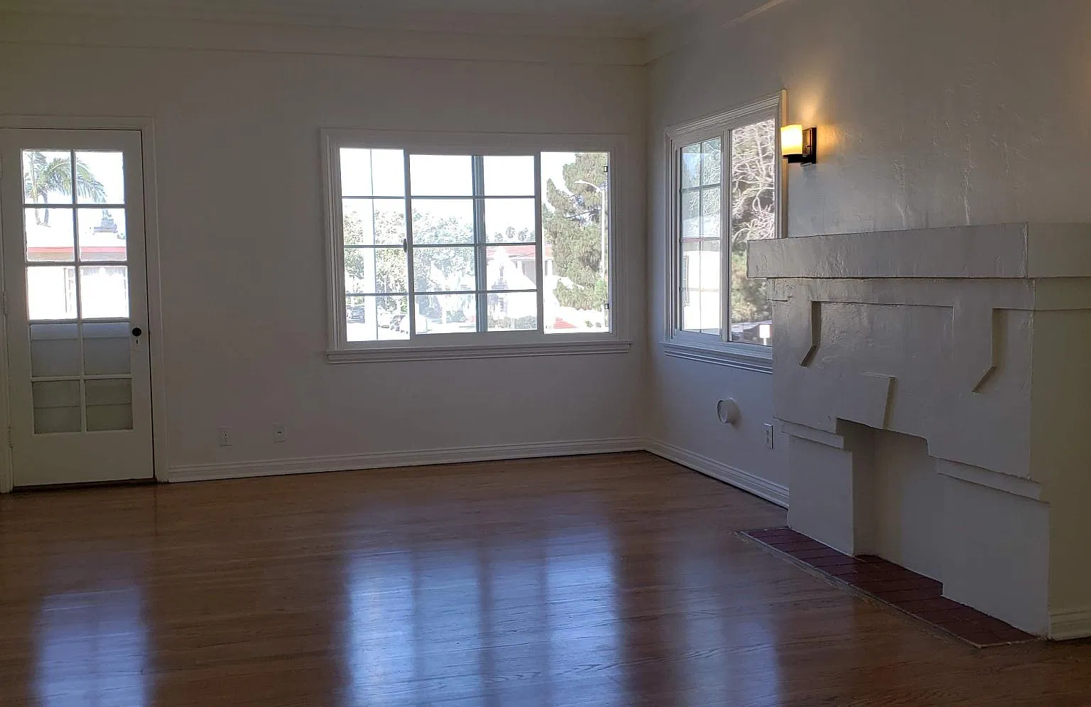 1 bed, 850 sqft, $2,100 — Photo 3