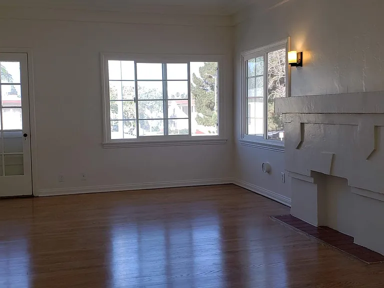 3002 Stocker St #3002 — Photo 3