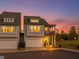 319 Hayden Cir, Woodstock, GA 30189