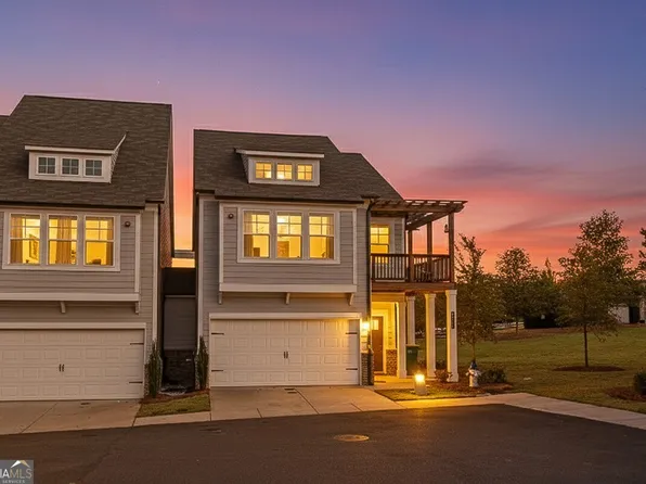 319 Hayden Cir, Woodstock, GA 30189