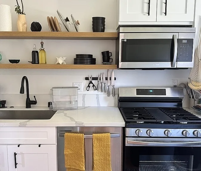 1001 Hyperion Ave #107 — Photo 1