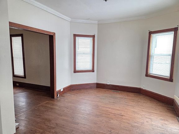 4th image of 3623 Fremont Ave N