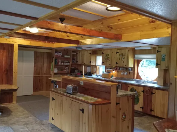 88 Smith Road, Palmyra, ME 04965